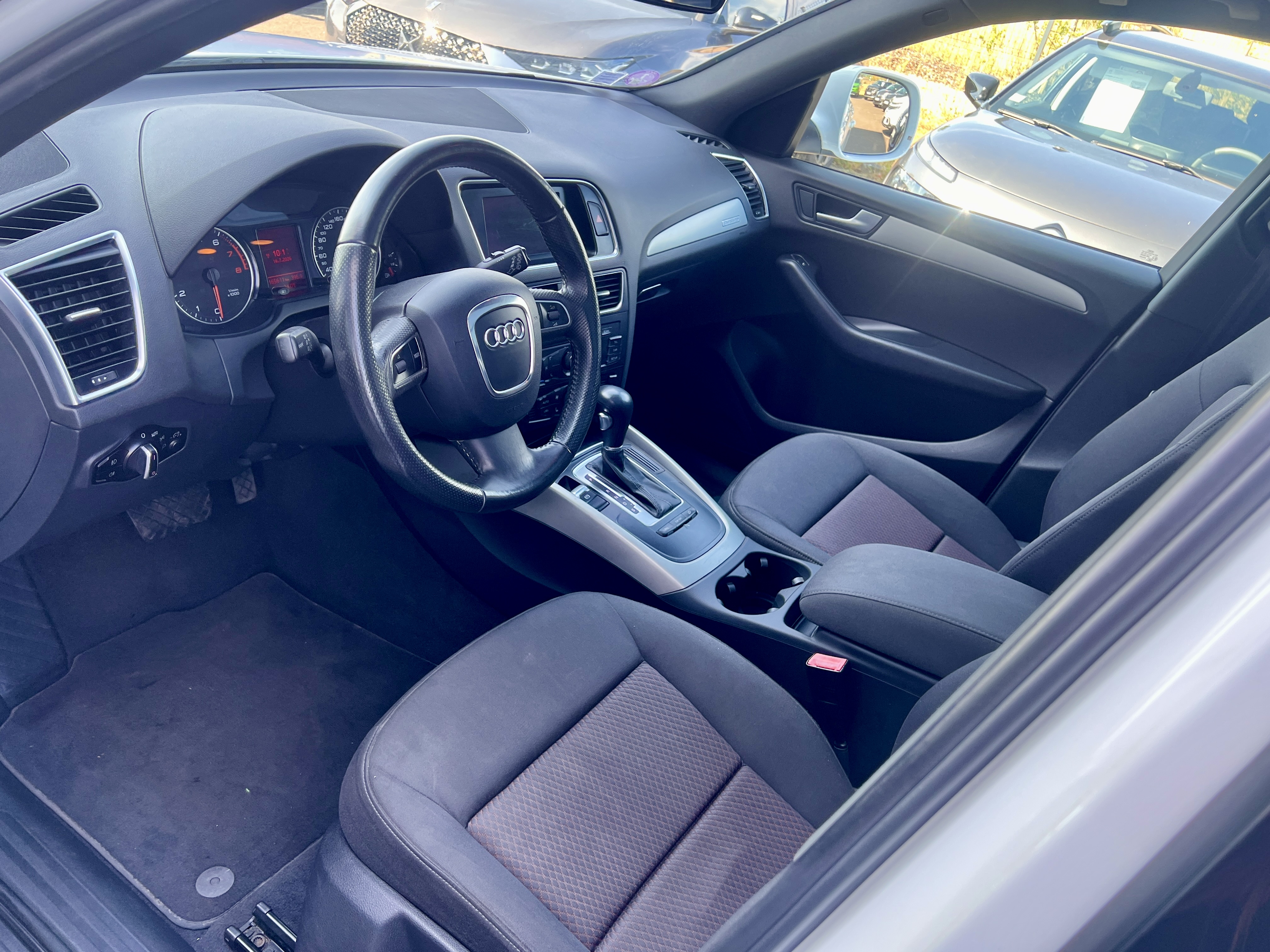 Garage Kern - AUDI Q5 2.0 TFSI 211 AVUS SUATTRO S TRONIC 