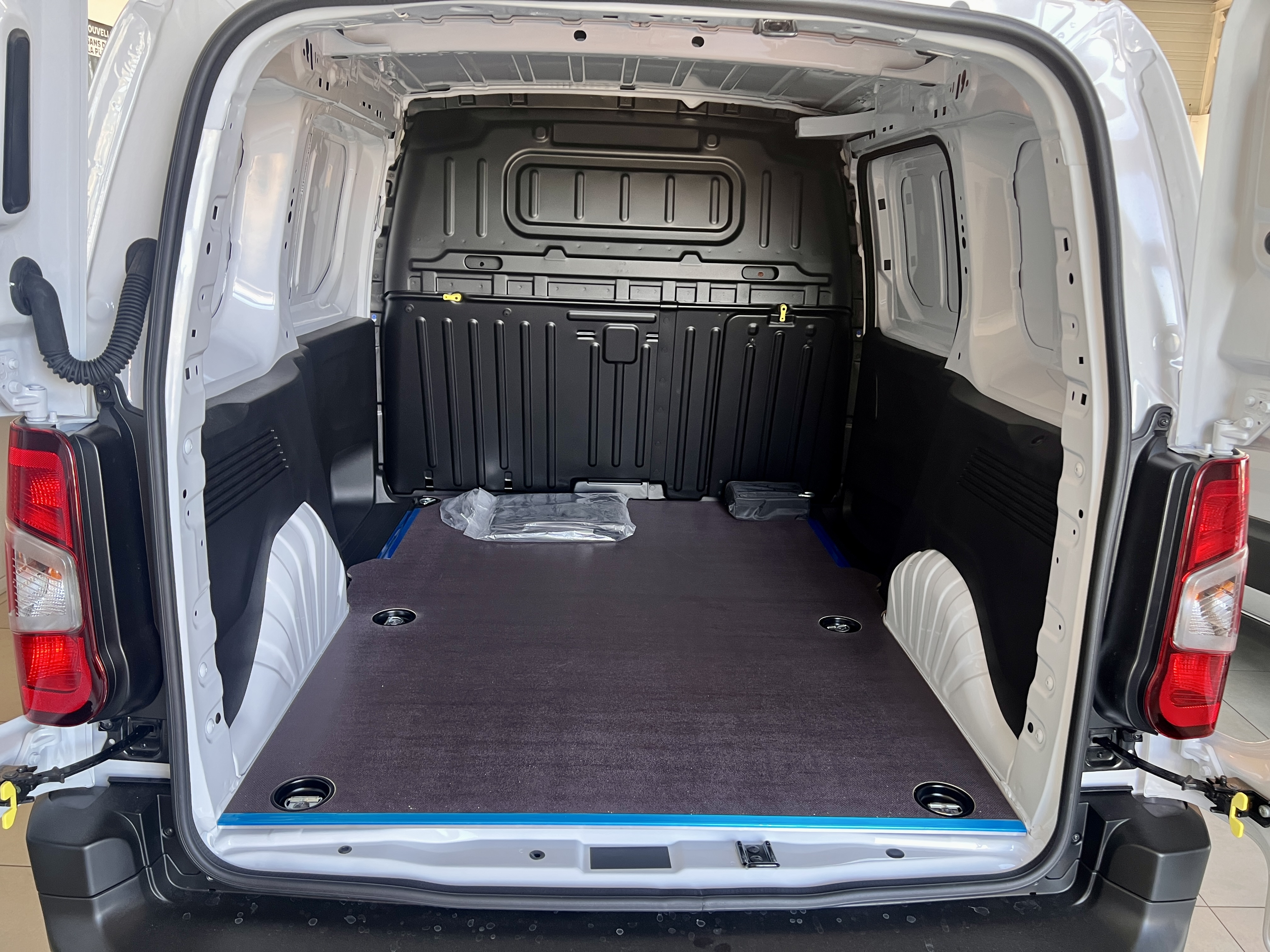 Garage Kern - CITROEN BERLINGO III (2) VAN TAILLE M 650 BLUEHDI 100 S&S BVM6
