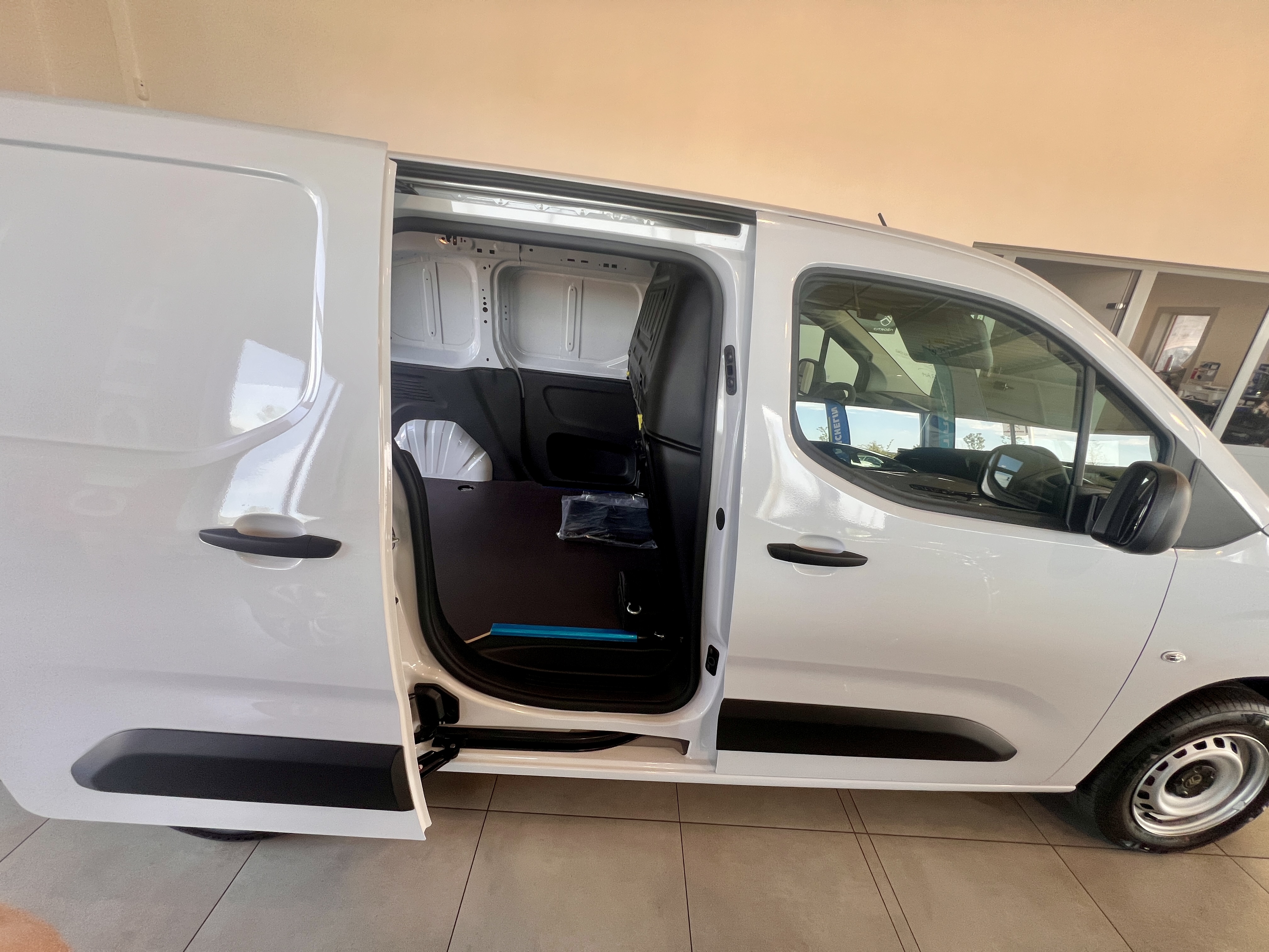 Garage Kern - CITROEN BERLINGO III (2) VAN TAILLE M 650 BLUEHDI 100 S&S BVM6